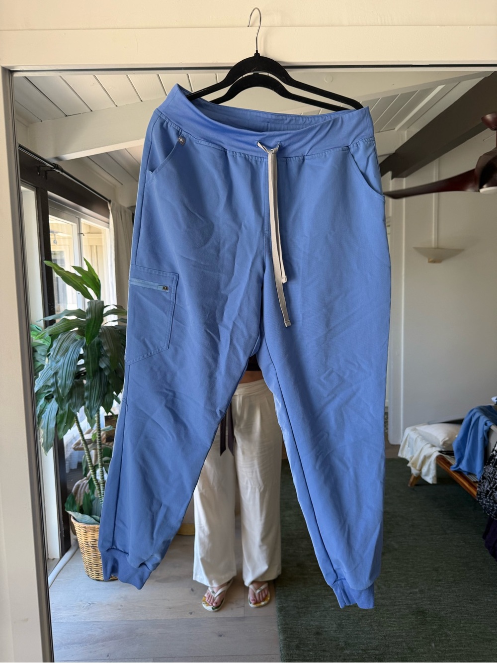 Figs women’s high waisted Zamora joggers L